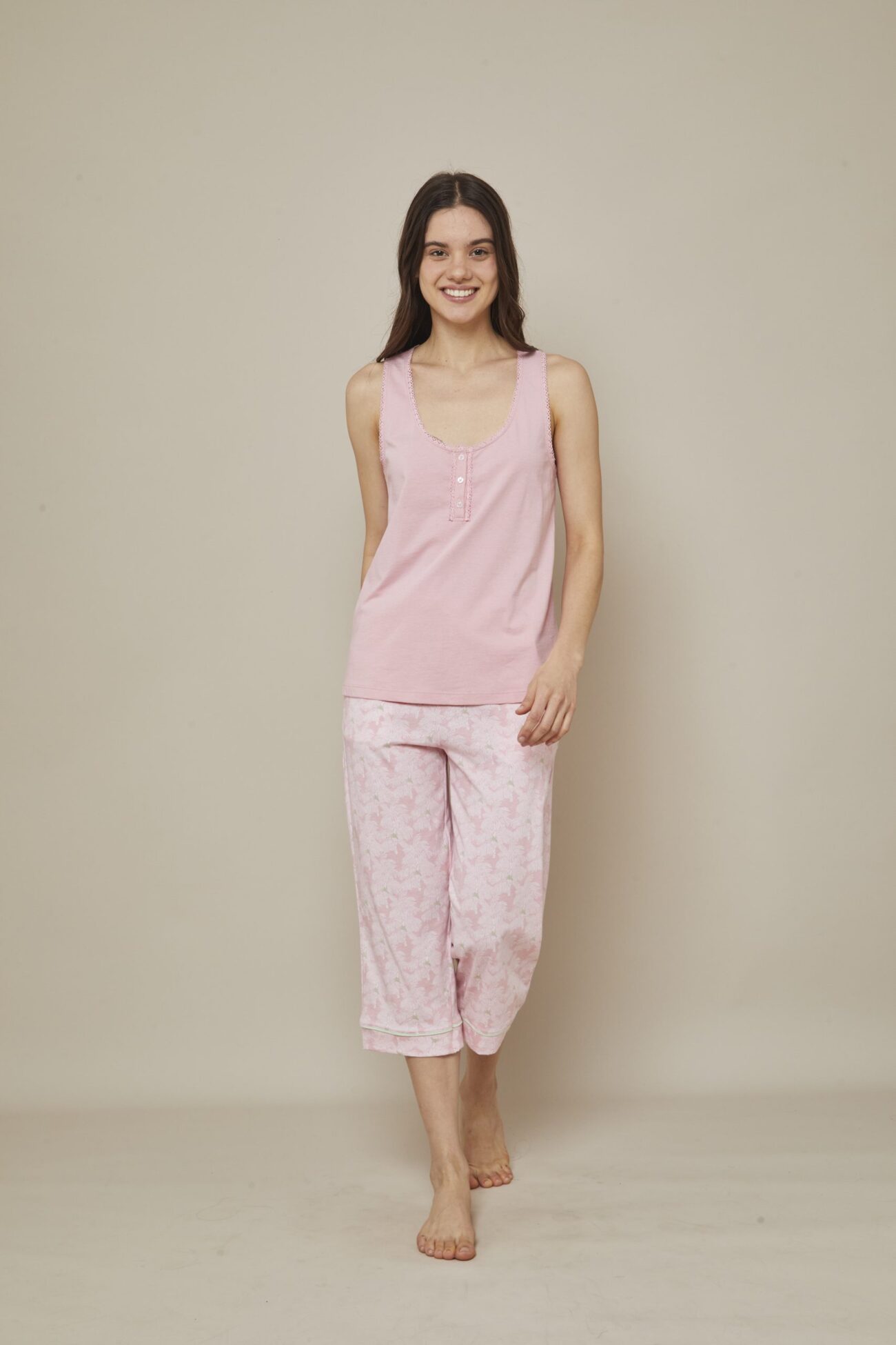 CAMISETA Y CAPRI