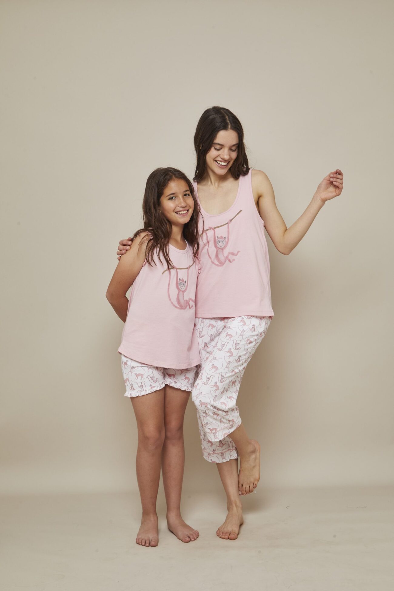 CAMISETA Y CAPRI - Imagen 4