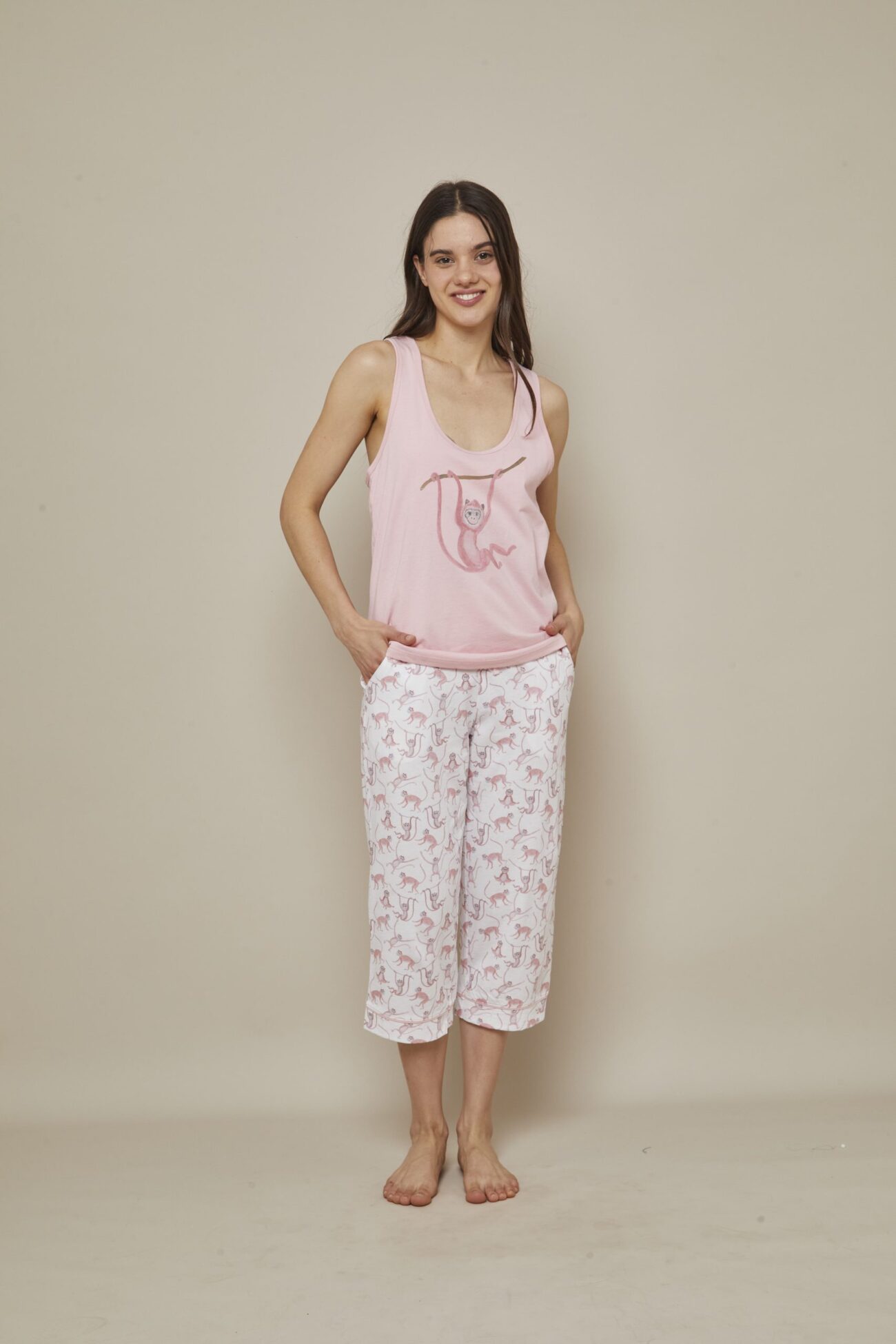CAMISETA Y CAPRI