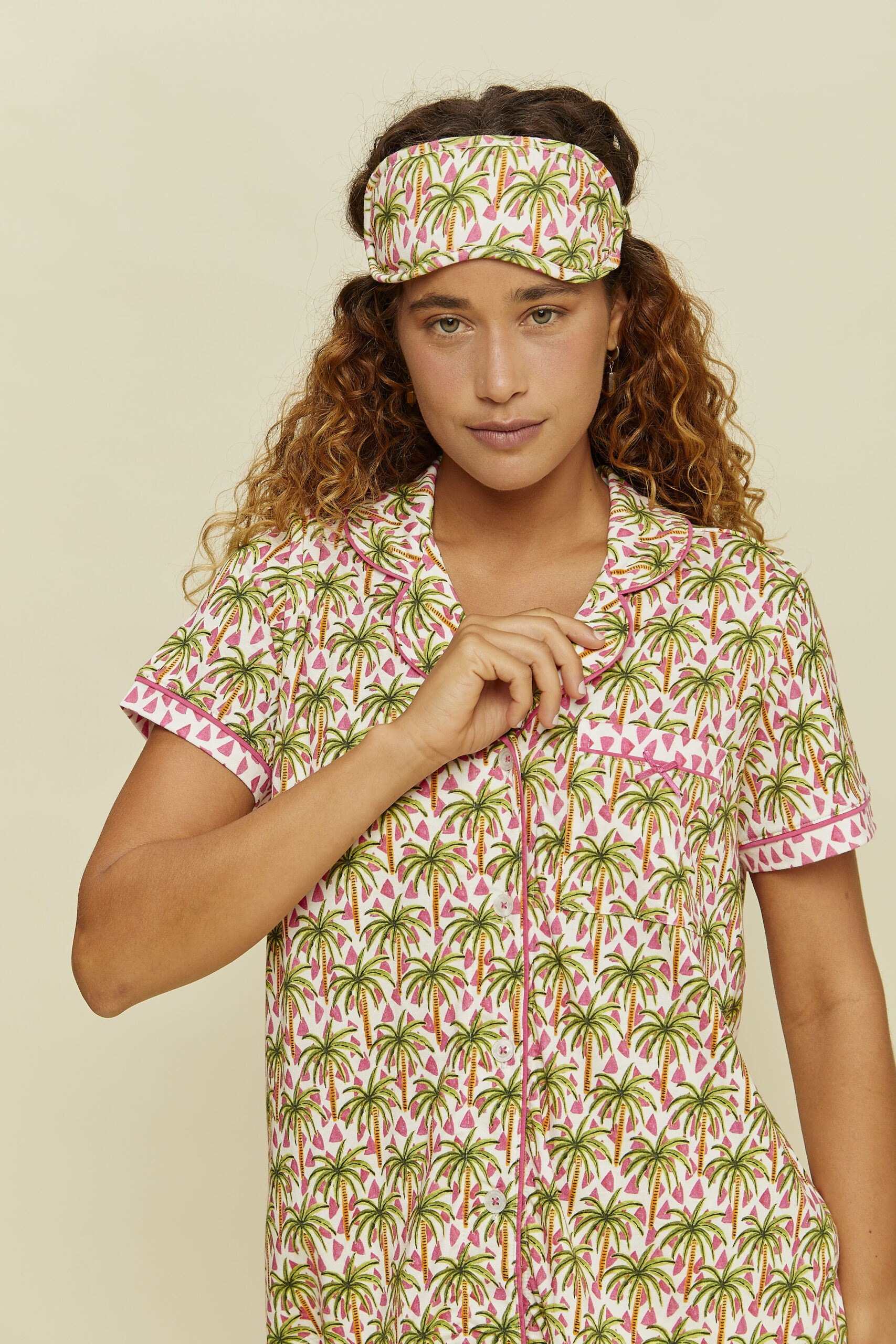 CHAQUETA Y SHORT + ANTIFAZ - Imagen 3