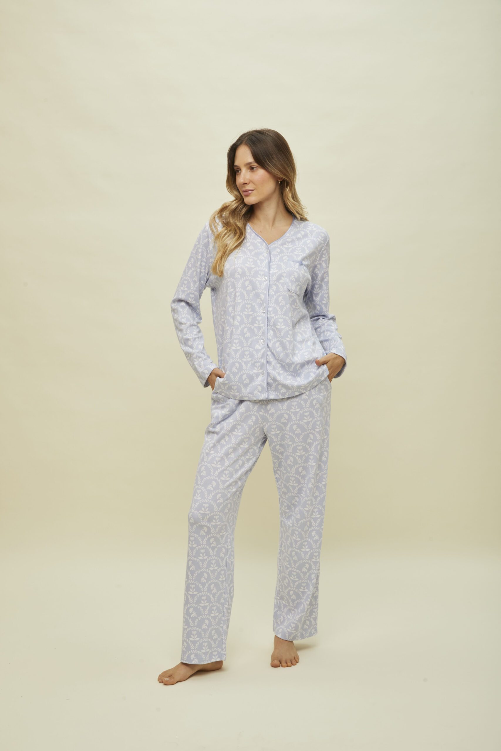 CHAQUETA Y PANTALON - Imagen 2