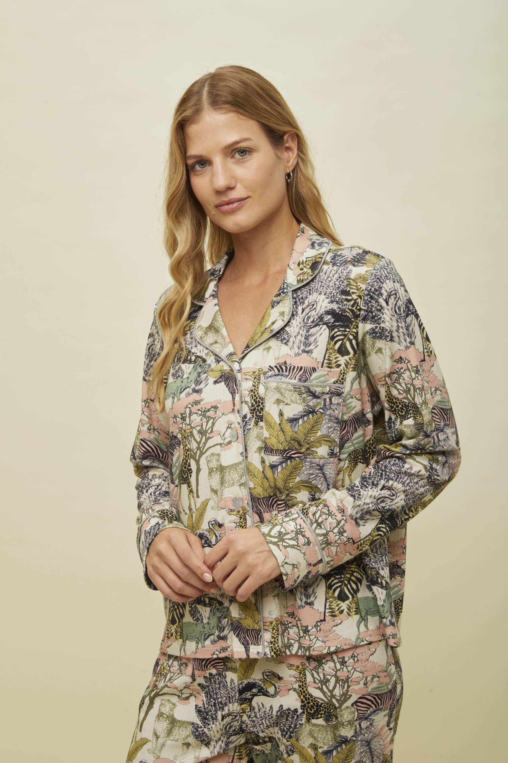 CHAQUETA Y PANTALON - Imagen 4