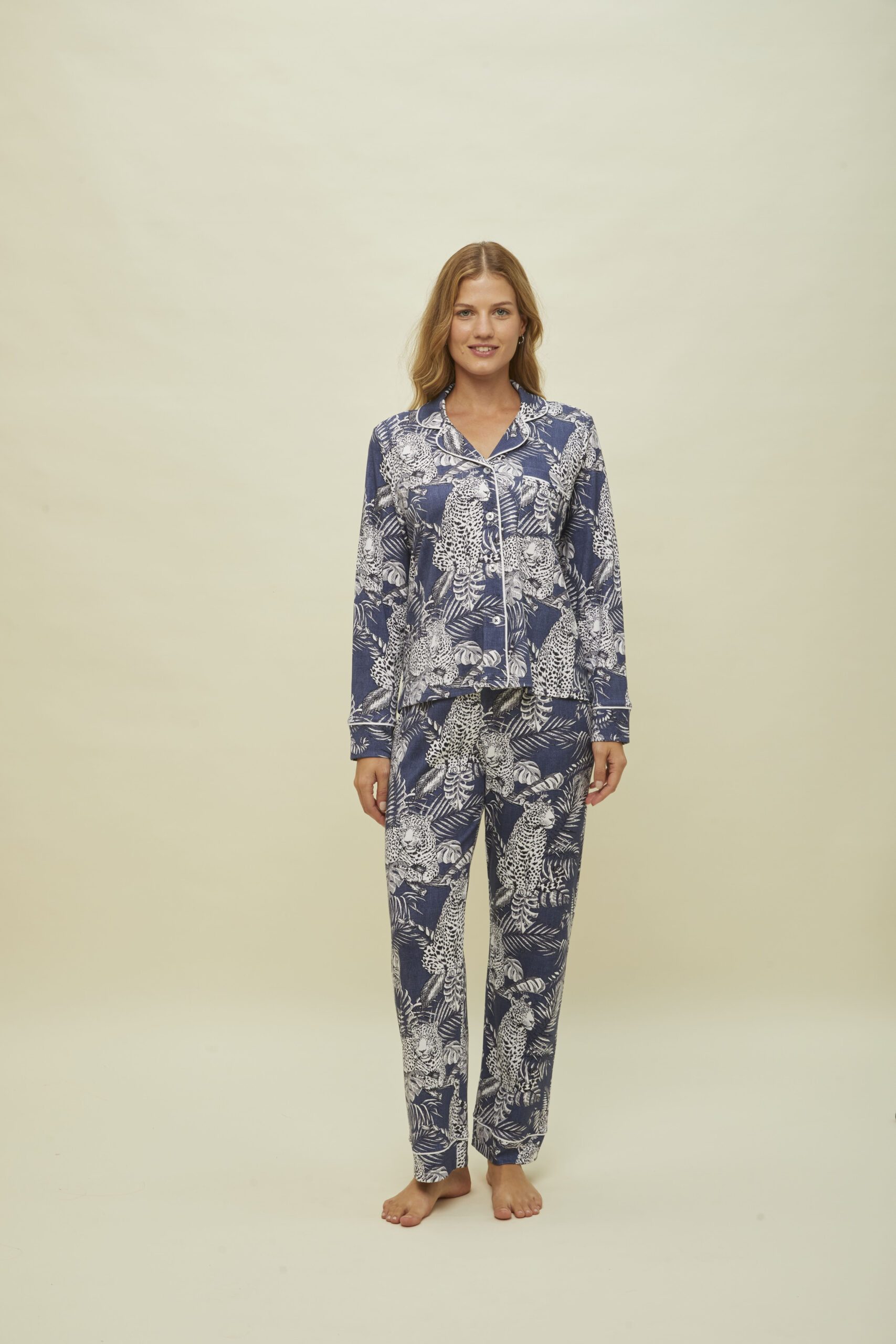 CHAQUETA Y PANTALON - Imagen 2