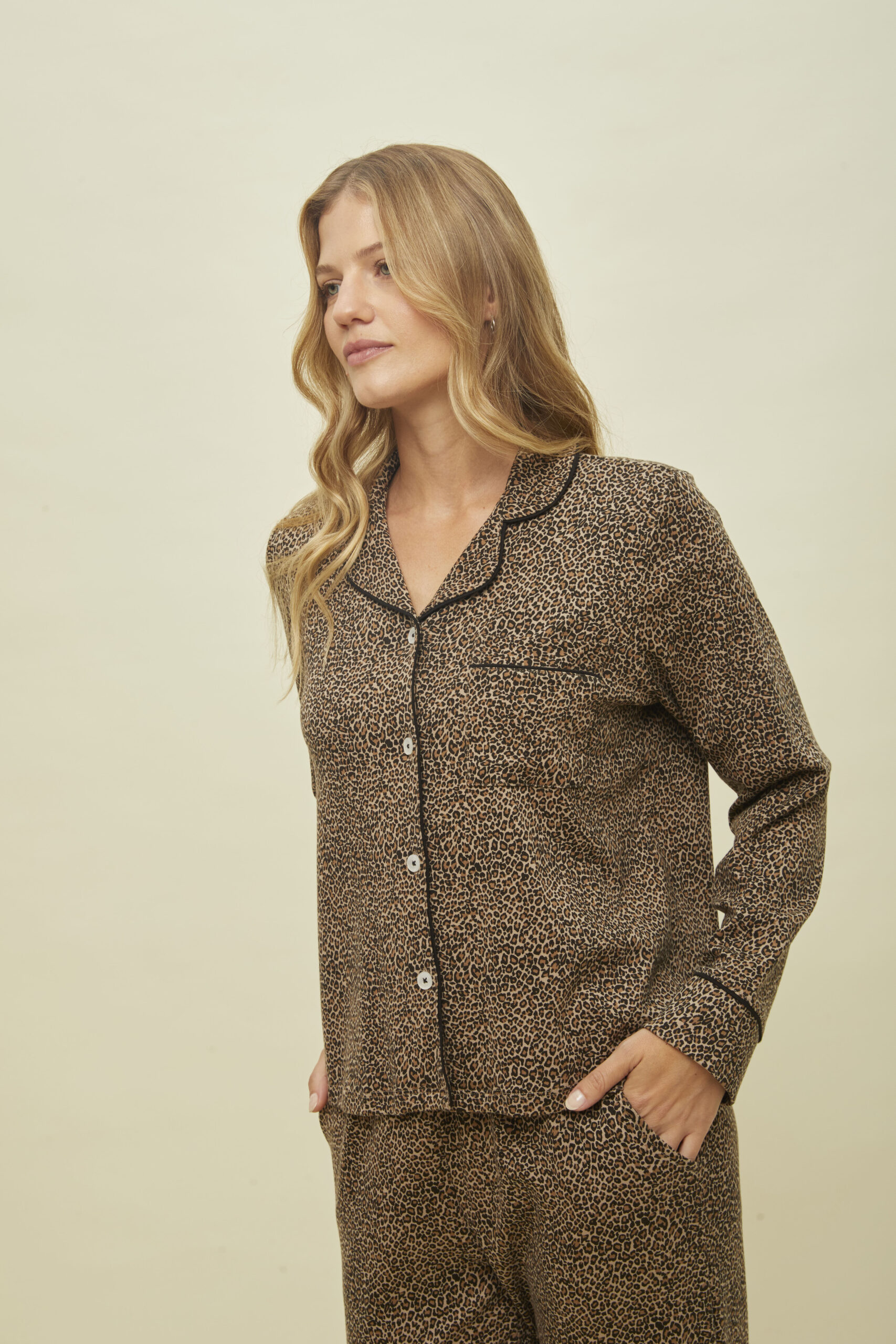 CHAQUETA Y PANTALON - Imagen 4